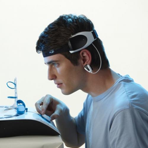 Cientistas usam implantes controlados por pensamento para curar