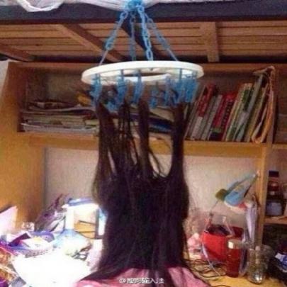 Pendurar o cabelo no varal é moda na China