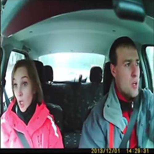 Acidentes vistos de dentro dos automóveis (Vídeo)