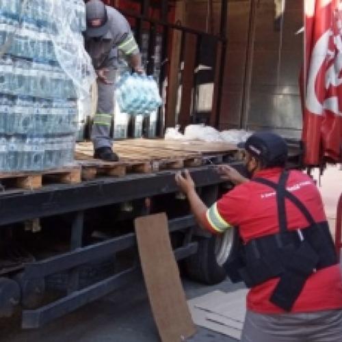 Coca-Cola FEMSA Brasil doa bebidas para projeto de combate à fome em M