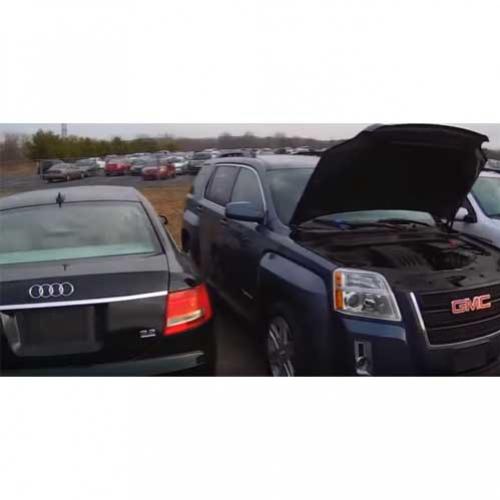 Vídeo mostra carros de luxo no lixão dos EUA a partir de US$200