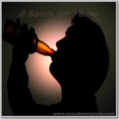 Os malefícios da bebida em excesso. Os graus de risco do álcool.