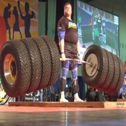 Lituano ergue 523 kg em competição e bate recorde mundial nos EUA