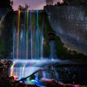 Fantásticas cachoeiras de arco-íris