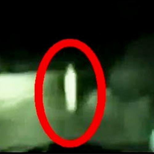 Suposto fantasma é filmado em uma estrada na Índia