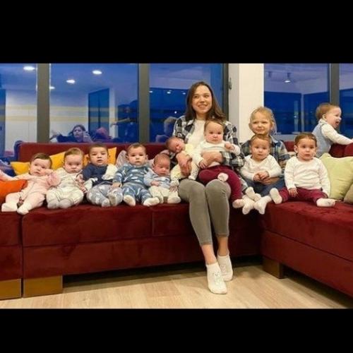 Aos 23 anos, Christina Ozturk já tem 11 filhos. Mas ela quer 100 filho
