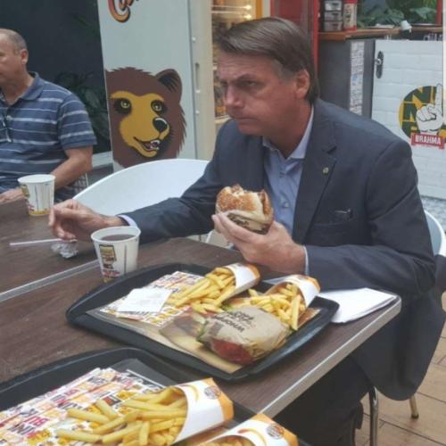 Estão pagando até R$ 111 mil para jantar perto de Jair Bolsonaro