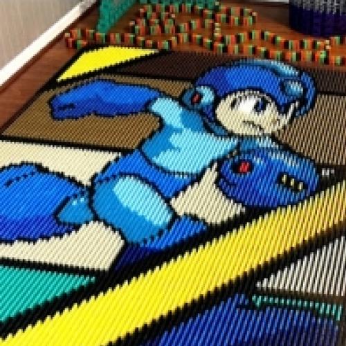 Usando 24.992 dominós para fazer um Mega Man