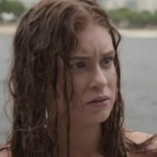Totalmente Demais: Sofia tenta matar Eliza afogada na piscina 