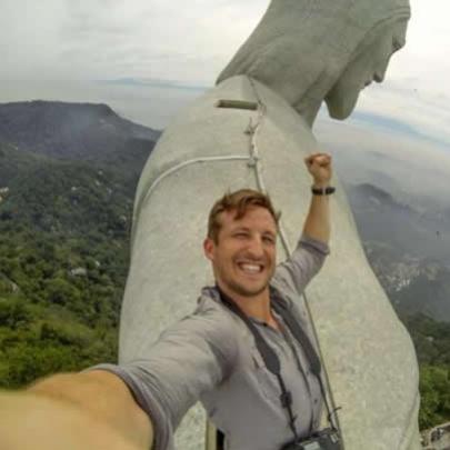 Londrino tira a primeira selfie no topo do Cristo Redentor