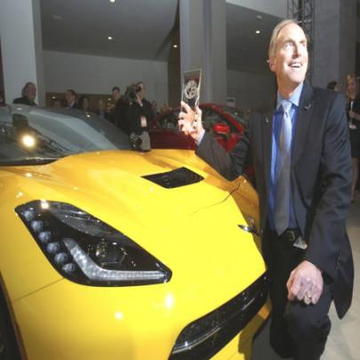 Corvette Stingray ganha prêmio de 'carro do ano' no Salão de Detroit