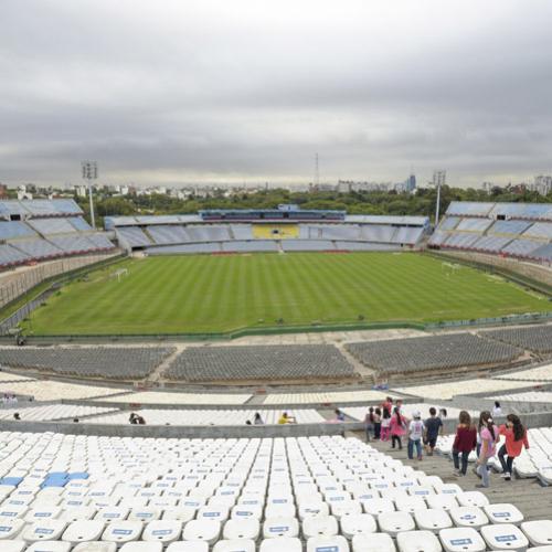 Estádio Centenário: onde o futebol ainda sobrevive