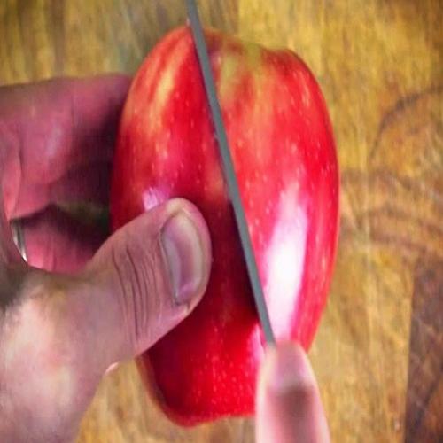 Comece cortando uma maçã em diagonal: O final vai surpreender você