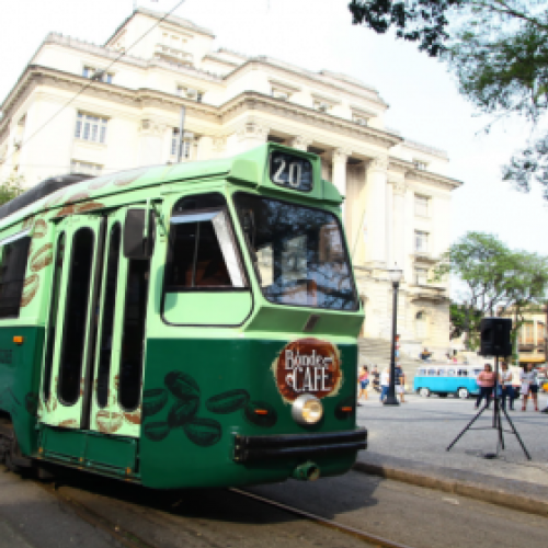 Roteiro histórico e cultural com cheirinho de café em Santos