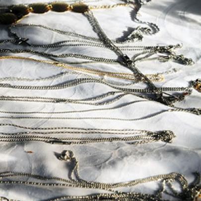 Método detecta metais tóxicos em joias, piercings e bijuterias