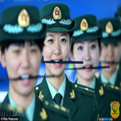 Curso com Palitinho na China para Policiais aprenderem a sorrir !!!