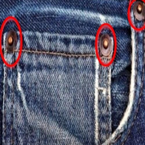 Você sabe por que seus bolsos da calça possuem pequenos botões?