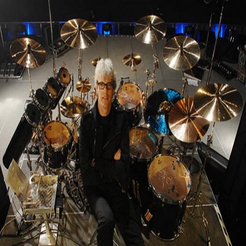 Stewart Copeland completa 62 anos, o sétimo maior baterista.