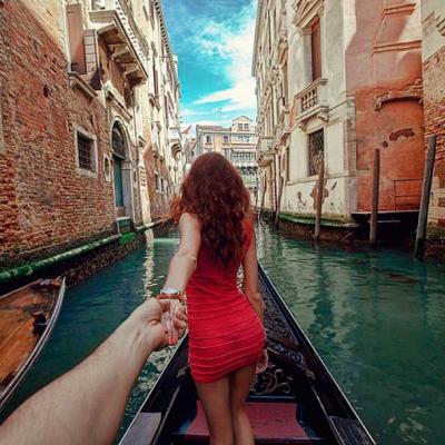Fotógrafo viaja o mundo tirando fotos com sua namorada, Fantástico!