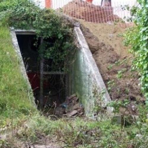 Uma jovem descobriu um bunker e o transformou completamente...
