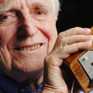 Morre nos EUA, aos 88 anos, o inventor do mouse - Douglas Engelbart