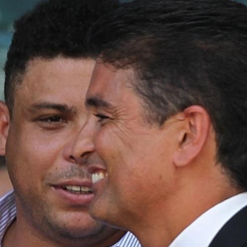 Faca na Caveira: Ronaldo e Bebeto se encontram no Poker