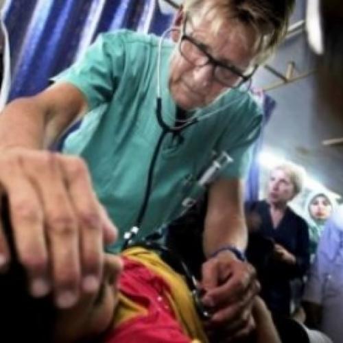 O médico que convidou Obama a passar uma noite no hospital de Gaza