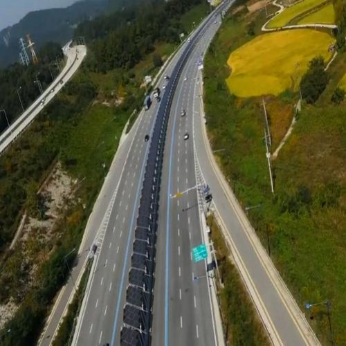 Inaugurada uma ciclovia de 40 km coberta de painéis solares na Coreia