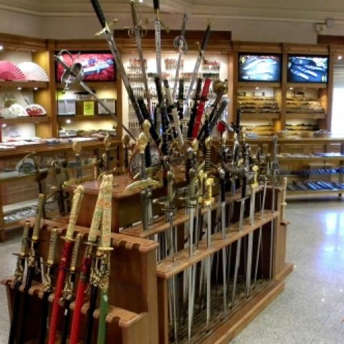 Conheça uma fábrica de Espadas de Toledo na Espanha