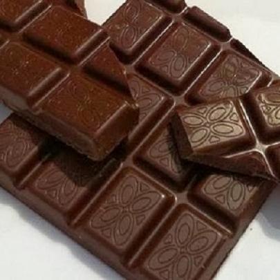 Chocolate escuro faz bem à saúde, confirma estudo
