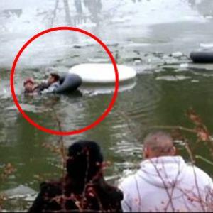 Pessoas caem em água de lago congelado na tentativa de salvar homem qu