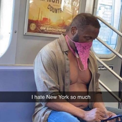 As piores máscaras encontradas no metrô