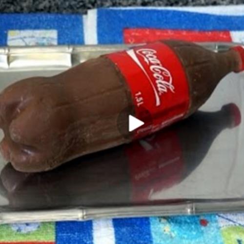  Receita de bolo em formato de garrafa de Coca-Cola