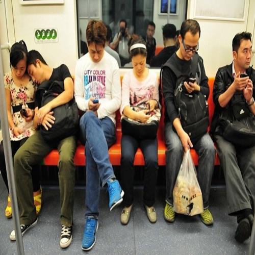 O número crescente de usuários conectados à internet na china é positi