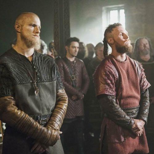 Vikings: Como são os atores da série sem barba?