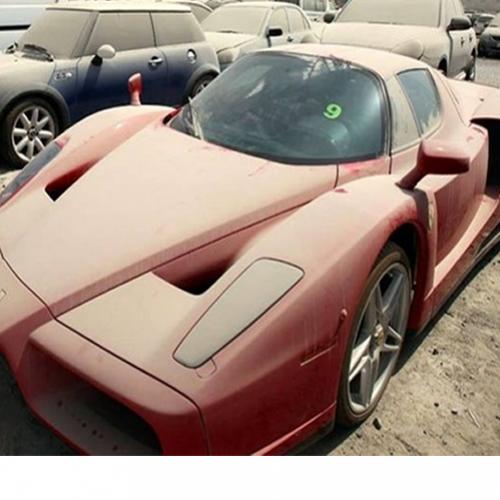 Veja os carros de luxo que são abandonados em Dubai