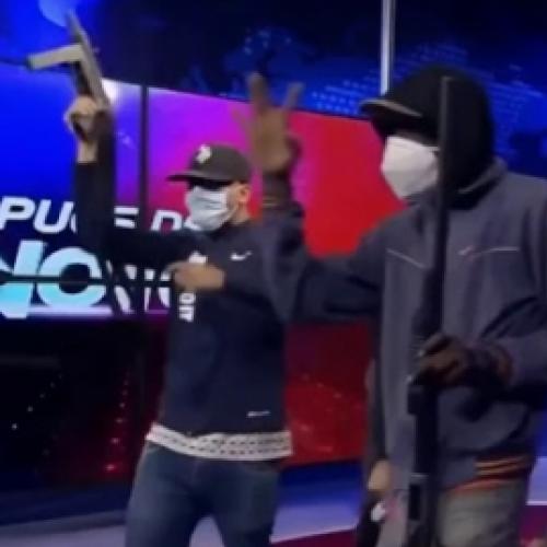 Homens armados invadem estúdio da Equador TV ao vivo