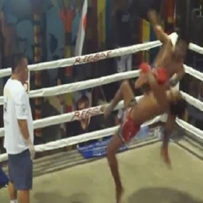 A luta de muay thai mais violento que você já viu