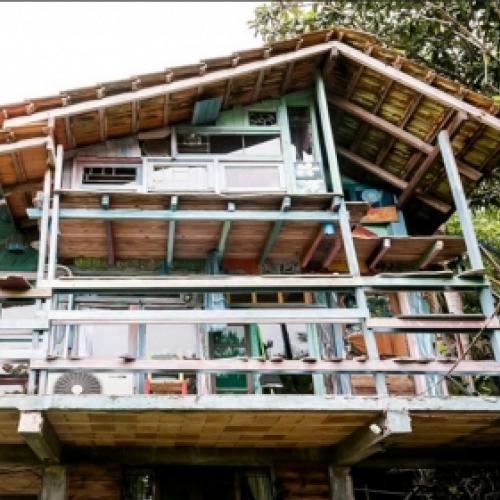 Conheça duas casas sustentáveis feitas de materiais de demolição inspi