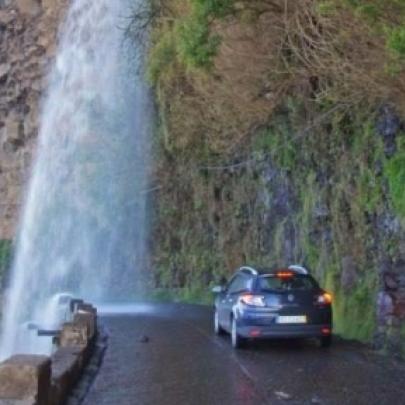 Estrada da Cachoeira na Ilha da Madeira em Portugal