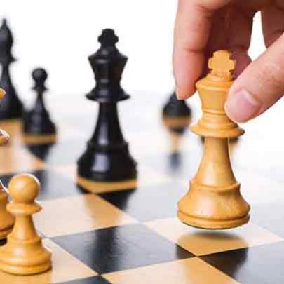 Uma partida de xadrez entre Bil Gates e o melhor do mundo