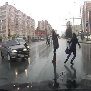 Vídeo russo com acidentes onde as pessoas tiveram uma segunda chance.