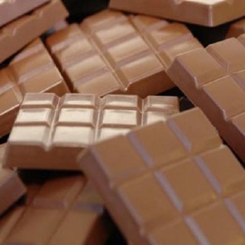 Sabia que as barras de chocolate contem pedaços de barata?