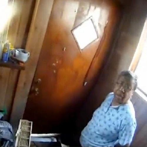 SWAT prende senhora de 68 anos inocente em sua própria casa