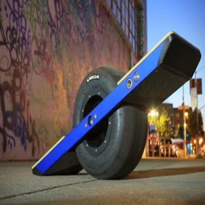 Conheça o inovador Onewheel, o primeiro skate de uma roda!