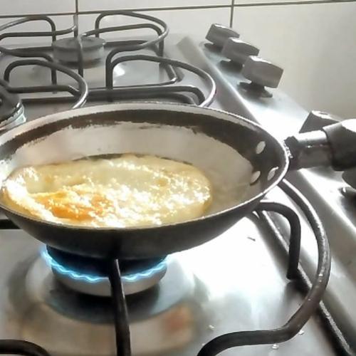 Como fritar um ovo