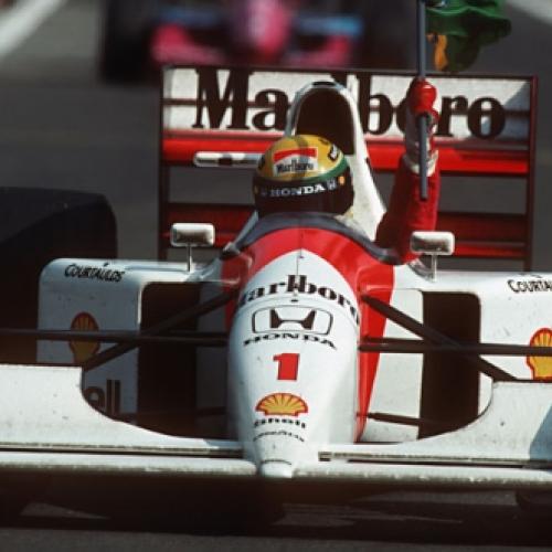 Ayrton Senna vencia na Hungria 22 anos atrás. Mansell era campeão