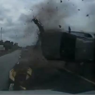 Acidente Incrível, reflexo do motorista evita tragédia maior
