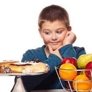 Obesidade infantil: exercícios e alimentação adequada reduzem riscos.