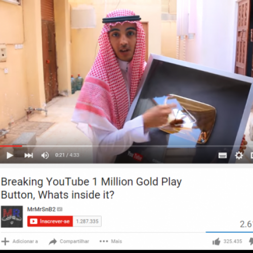 Seguindo Aruan Youtuber Árabe corta placa de 1 milhão de inscritos